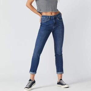 Mavi Kathleen Slim boyfriend denim jeans - mid feather blue